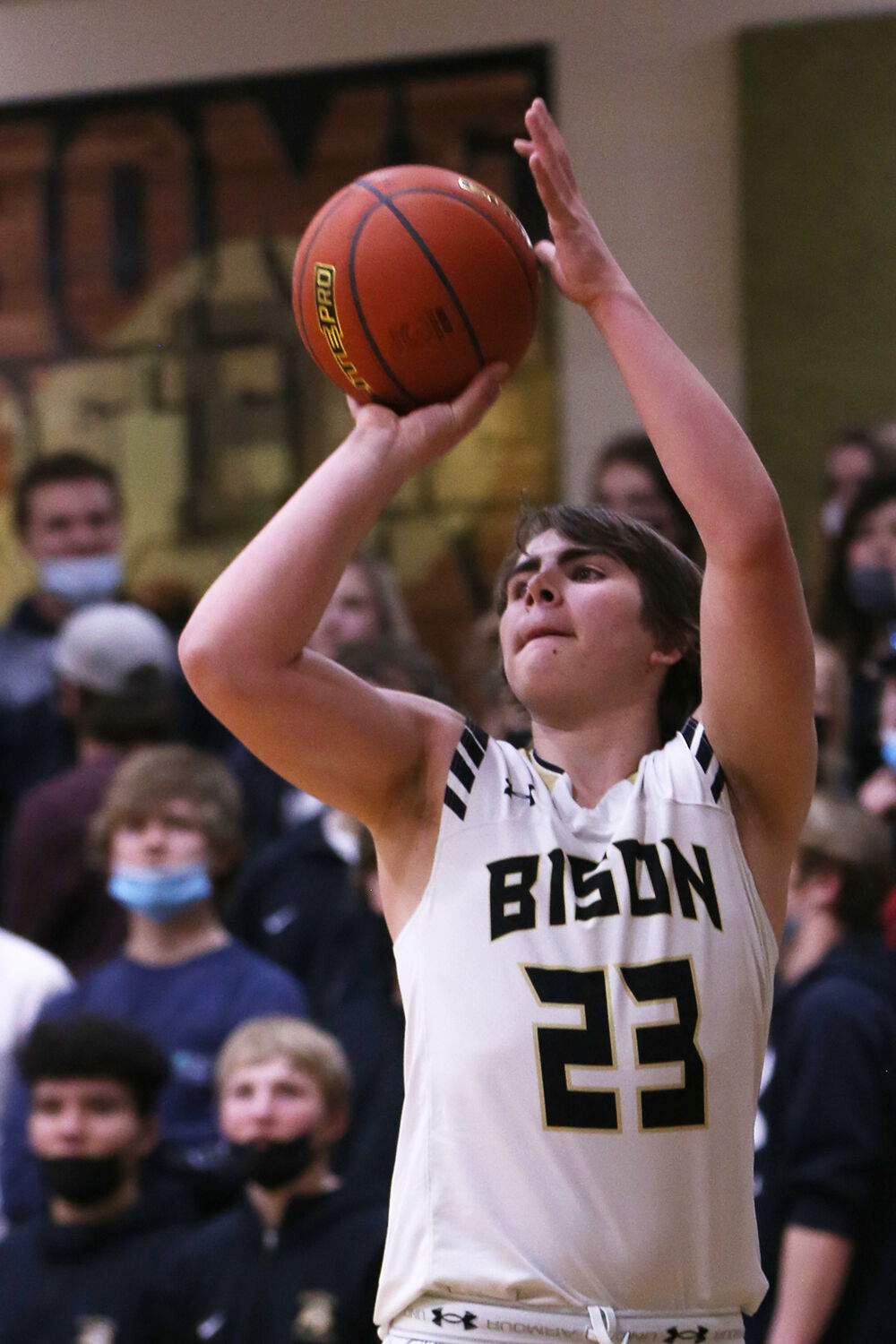 Jackson Moon shoots for three